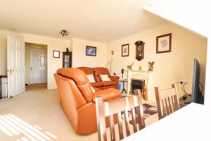 Lounge/Diner- click for photo gallery